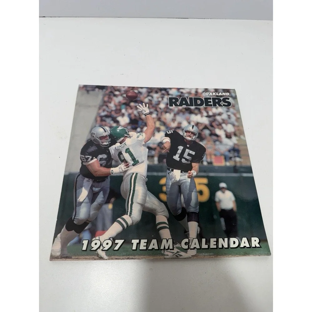 NFL Oakland Raiders Team Calendar 1997 Vintage‎ Clean
